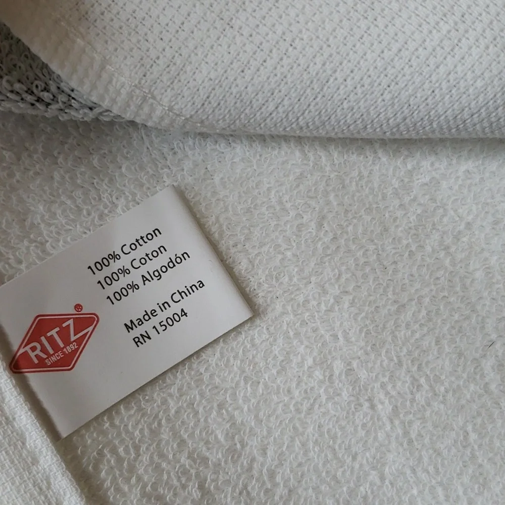 NWT Robert Stanley Christmas Kitchen Hand Towel